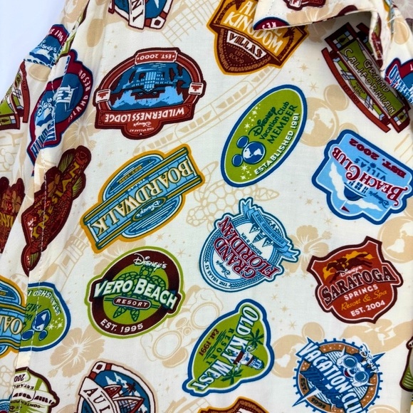 Disney NWT Hawaiian camp tourist parks shirt 
large animal kingdom - Picture 4 of 8